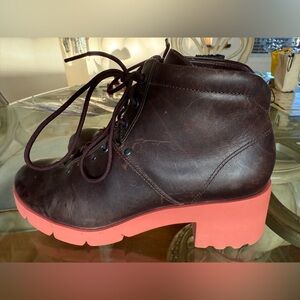 Camper 38 7.5 Brown Leather Ankle Boots with Pink  Sole